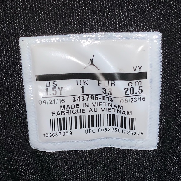 Boys Jordan shoes size 1.5 in good used condition - Picture 6 of 6